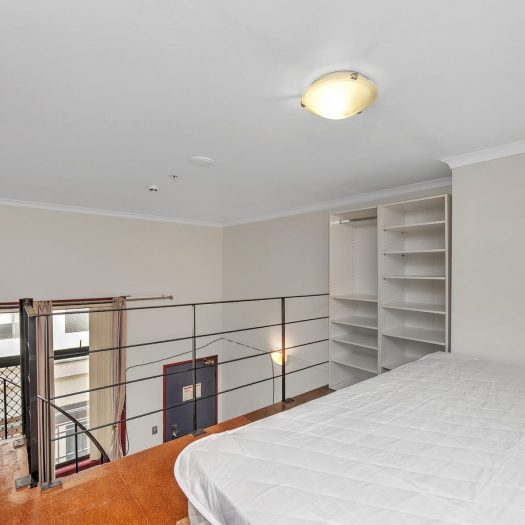 1012 / 185 Broadway, Ultimo