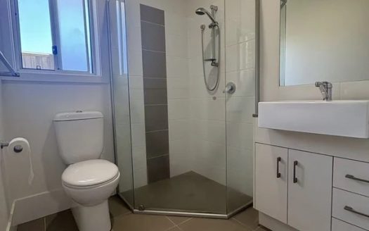 2 / 5 McMillian Circuit, NORTH KELLYVILLE