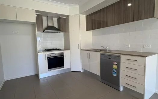 2 / 5 McMillian Circuit, NORTH KELLYVILLE