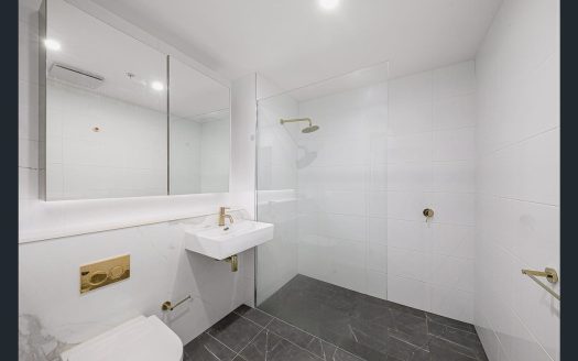 13111 / 1 Bennelong Parkway, WENTWORTH POINT